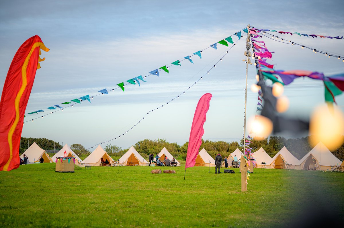 It's the final weekend of Galway Summer Garden 😥 But they are going out with a BANG! 🥳❤️Their house band, The Grand Stretch rock out this eve. Then Mary Coughlan performs on Saturday before a Big Family Fun Day on Sunday! Get your tickets here: galwaysummergarden.ie