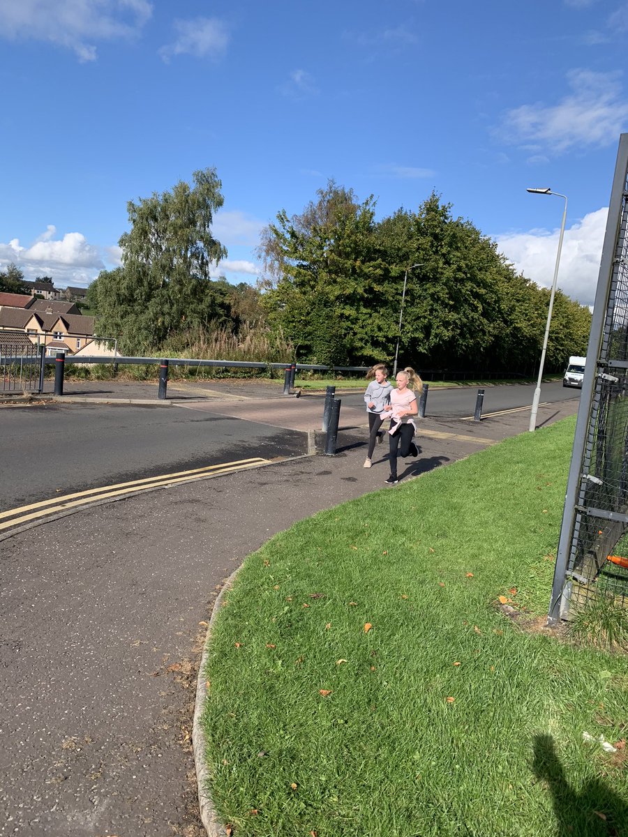 LHS_HWB's tweet image. Some action shots from today’s @raceforlife S2 event. Well done to all that took part. @MissJBarrPE @MrMcAteer_PE