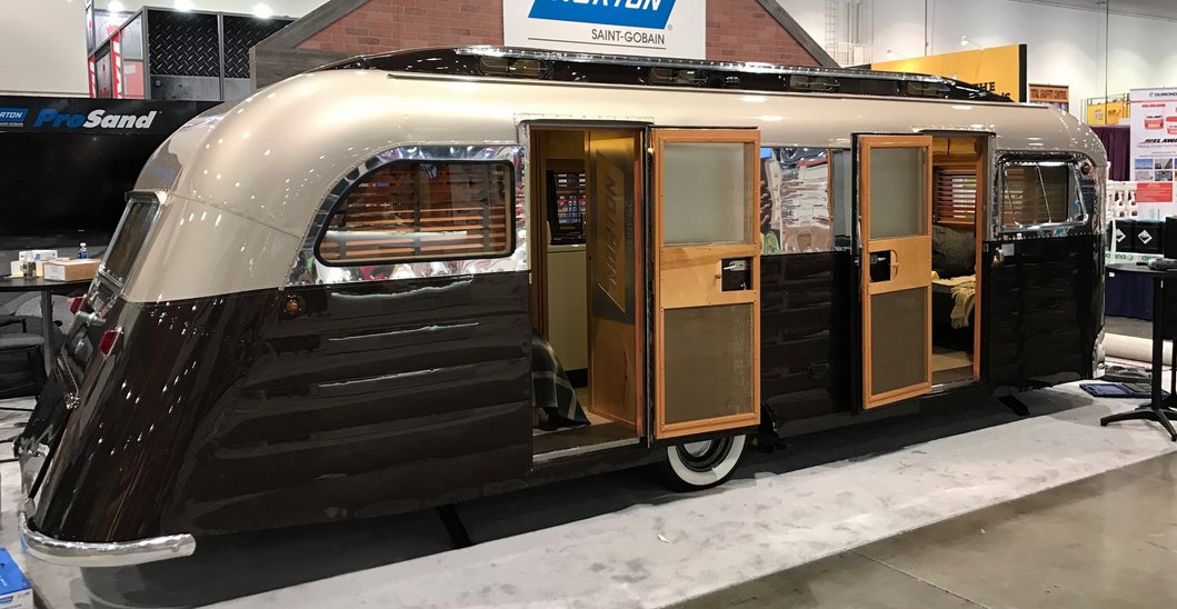 yyzrvshow's tweet photo. A rebuilt 1950 Westcraft Coronado. SO COOL!
#VintageRV #RVDesign https://t.co/MViT60sPX4