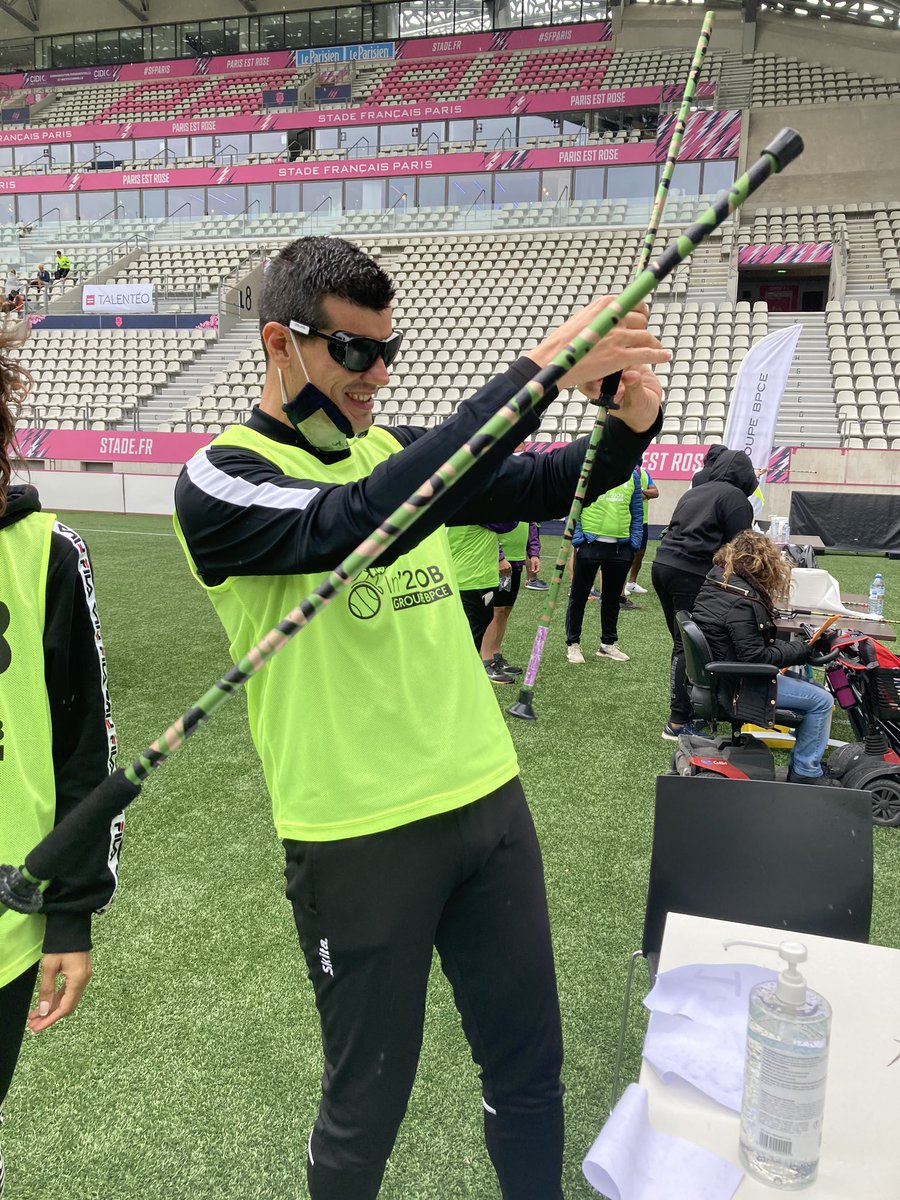 Hicham_TZ's tweet photo. 3ème stand : Test de Sarbacane avec des lunettes de simulation de handicaps visuels 
#In2JobBPCE 
#Rives4All @Talenteo
@BPCErecrutement
@BP_RivesParis https://t.co/w3J20DX49z