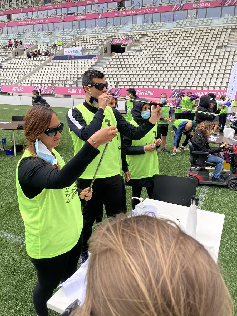 Hicham_TZ's tweet photo. 3ème stand : Test de Sarbacane avec des lunettes de simulation de handicaps visuels 
#In2JobBPCE 
#Rives4All @Talenteo
@BPCErecrutement
@BP_RivesParis https://t.co/w3J20DX49z
