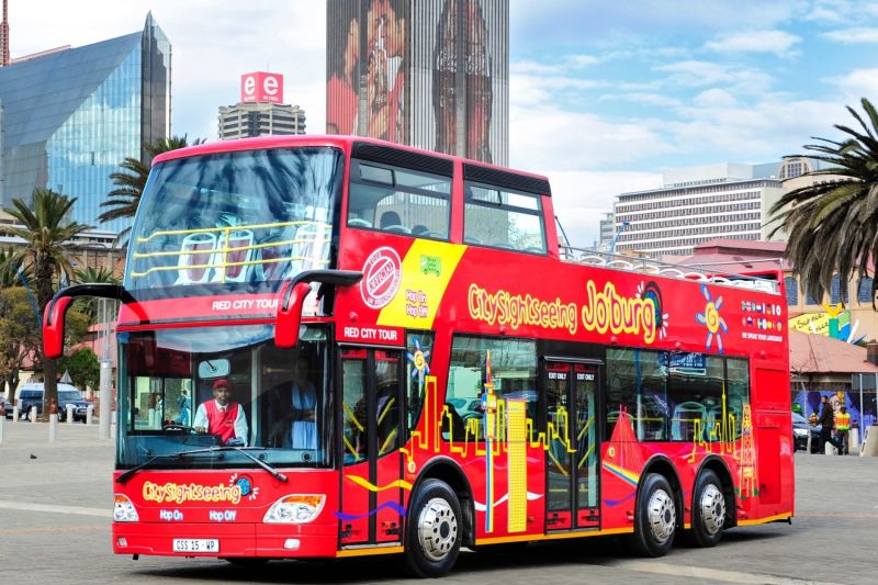 South Africa is getting ready to receive inbound  travelers. When you get to Johannesburg, one super affordable ways to see the city is to take the red bus tour that makes several stops including the 50 storey Carlton Center. The tallest building in Africa.  #LetsGo  #Wakanow