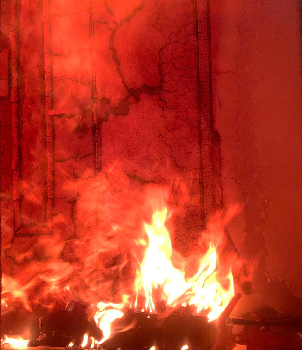 _IDSL's tweet photo. It’s only when a fire breaks out that the effects of a poorly manufactured or maintained fire doorset show. Quality products and exceptional service from Integrated Doorsets ensures our products perform correctly and protect against fire and smoke.

#FireDoorSafetyWeek https://t.co/VcbbjRJIzU