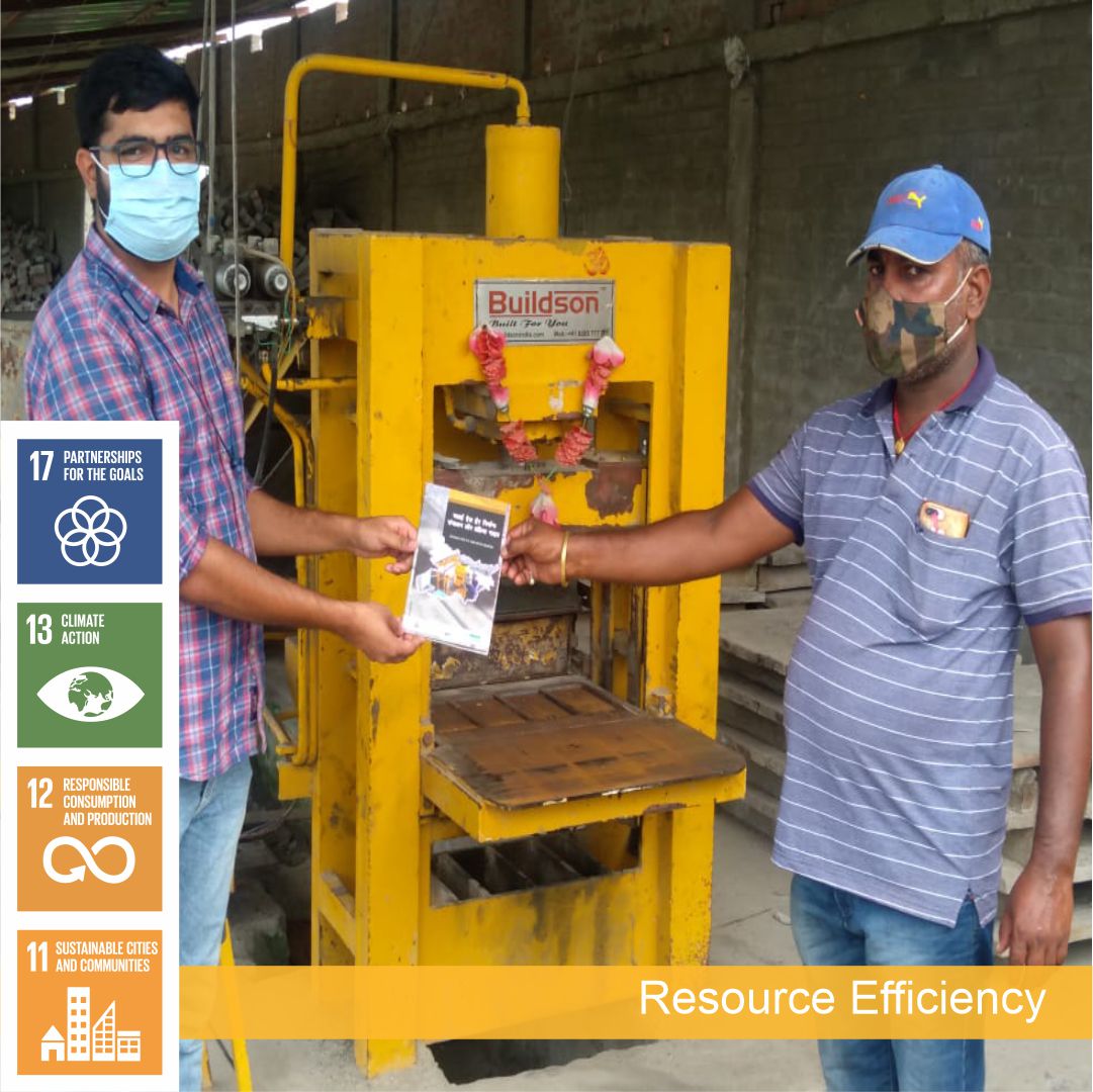 DAperspectives's tweet photo. DA, #Bihar State #Pollution Control Board and @ShaktiFdn provided technical assistance and support to FABQRS enrolled #enterprises to improve the quality of #flyashbrick in Bihar. A training manual,  launched by @SushilModi was also distributed to the enterprises. https://t.co/2NZEG6fQuC