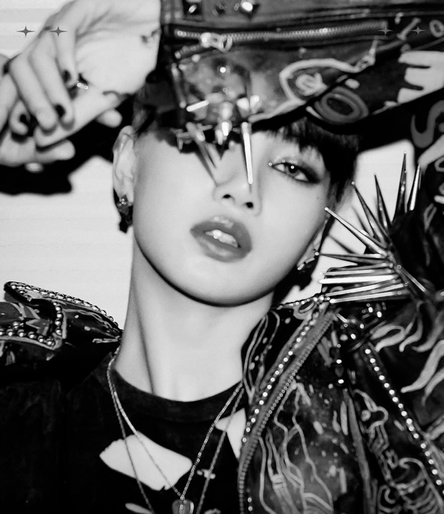 LsaStorm's tweet photo. Gorgeous LALISA MANOBAN
MY QUEEN 👸🏼Look @ LISA
❤️❤️❤️❤️❤️❤️❤️❤️❤️❤️❤️
LISA LISA LISA LISA LISA LISA
#RapperLISA #LISA #리사 #BLACKPINK https://t.co/swPHXENzZd