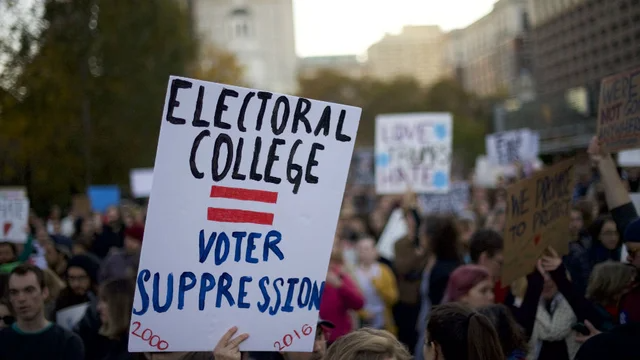 thehill's tweet photo. NEW POLL: 61 percent support abolishing the Electoral College https://t.co/TiTvfr7PTh https://t.co/JC1ia7gr6o