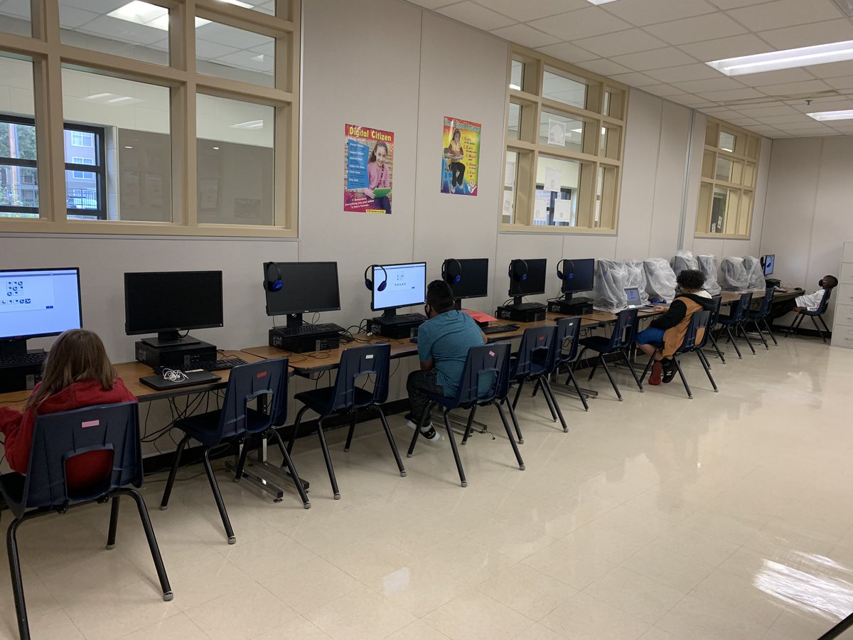 MrsRodriguezGT's tweet image. We’re practicing #socialdistancing during our third grade NNAT screening today! @LewisvilleES @kilamkim #theponyway #LISDGT