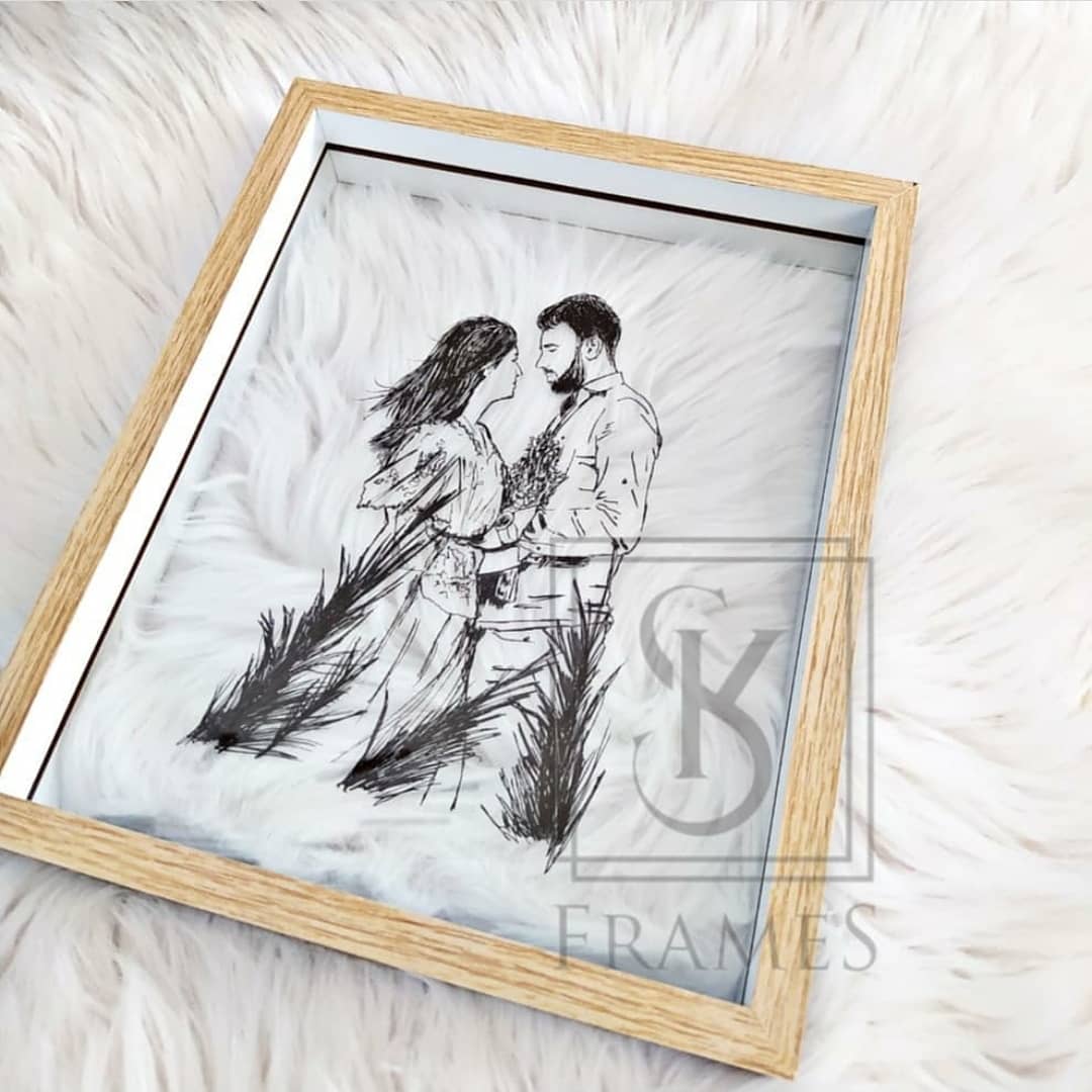 İstediğiniz fotoğrafları çift taraf görünümlü çerçevelerde ölümsüzleştiriyoruz 💕

•  Kişiye Özel el çizimi Çerçevelerimizin ebatı 22×26cm çift taraflı görünüme sahip.

        Evinizin en güzel köşesine zarifçe bir anı. 🍃

#deprem #SONDAKIKA #İstanbul