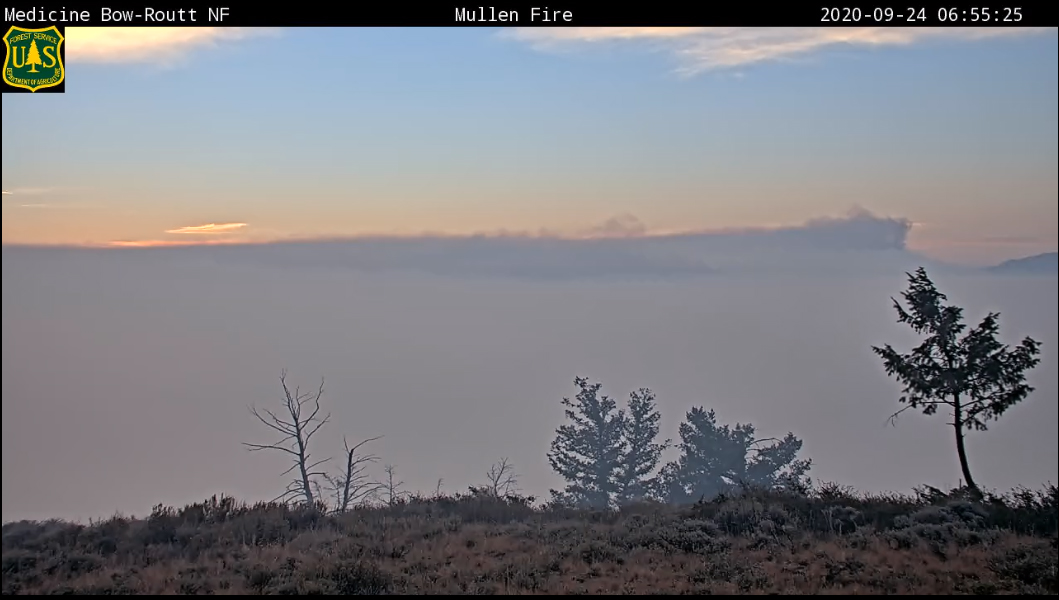 The #MullenFire_WY continued to burn into the night. The wind caused the fire to pick up in the S and SE, as expected. Photos show smoke at 1938 last night and 0700 this morning. The fire is now 17,763 acres and expected to grow more today and into the weekend.