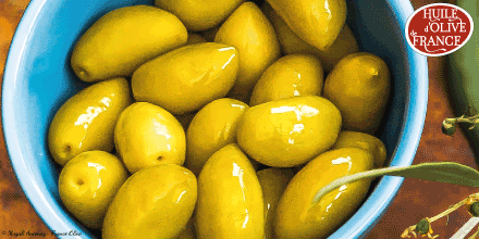 HuilesetOlives's tweet photo. [Les #olivesvertes de table]
Comment reconnaitre la #Lucques du #Languedoc #AOP ? A sa forme en croissant de lune ! Cette #olive aux arômes légers d’avocat à avocat beurré, de noisette fraîche et de foin coupé est parfaite pour l'apéritif !
https://t.co/REfWpR9AQK
©@Magaliancenay https://t.co/kjd9dq3d1M