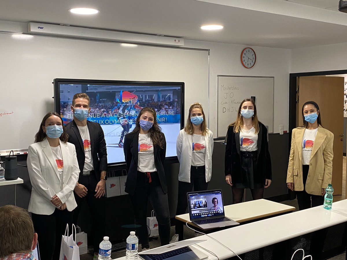 VincentMontet's tweet photo. #emotion dernière #masterclass #transfonum @MBADMB @EFAP_ @HUBInstitute part Time sujet : #JeuxOlympique suivez #tousjeuxtoutflamme @TsJeuxTtFlamme avec VIO surprise @ArnaudLeRoux https://t.co/AeOTsax0Lf