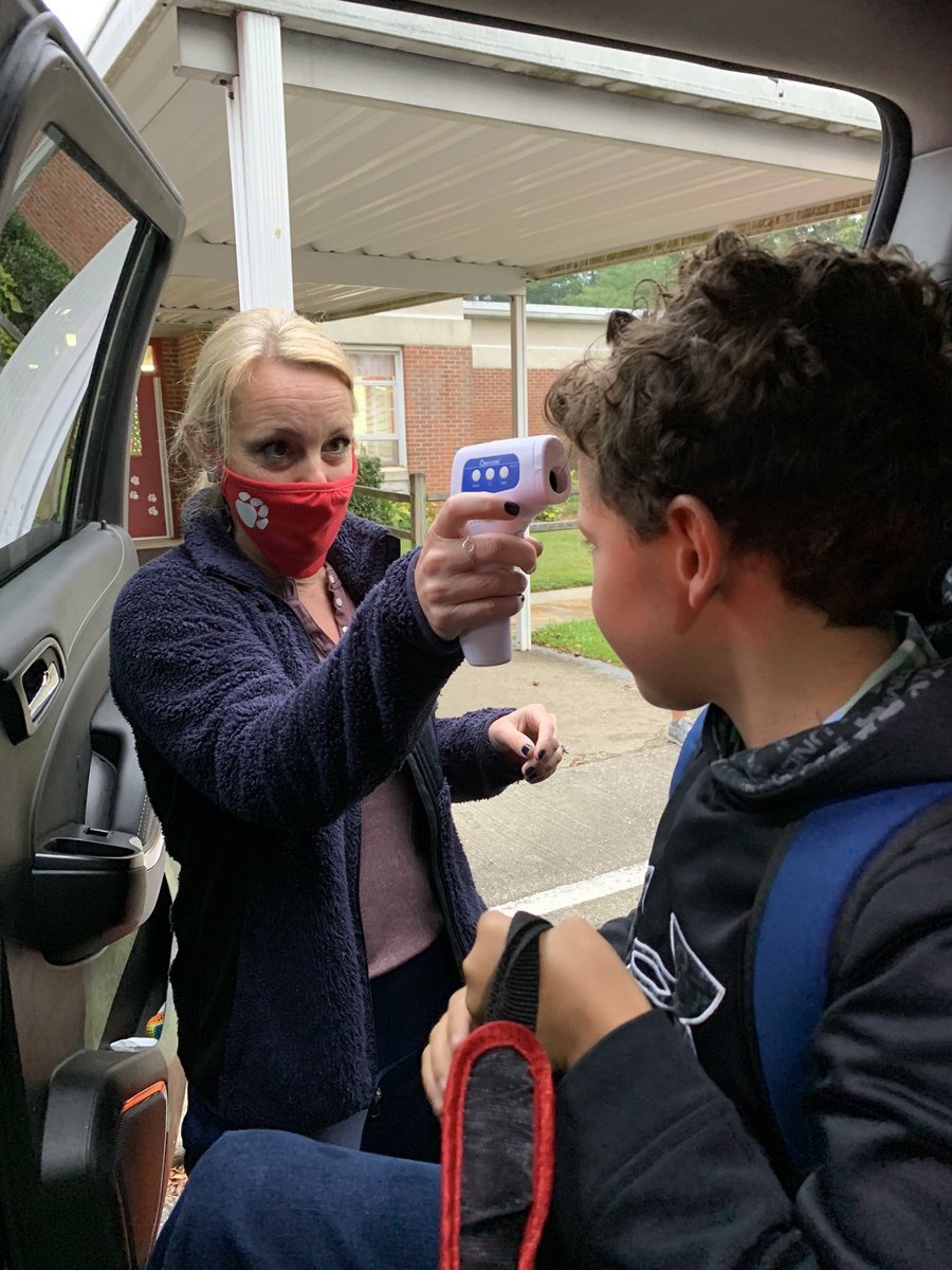 FlamingoAtHeart's tweet photo. Carter's first day of in-person learning, 1st day on the big kid hallway!! We, I mean he, is so excited!!Sending lots of prayers to all students returning today, as well as their teachers &amp; staff!! Wishing each of you a great day!

(Relax, he has a mask...🤫😘)
#hesabigboynow https://t.co/gM20XFsWZ8