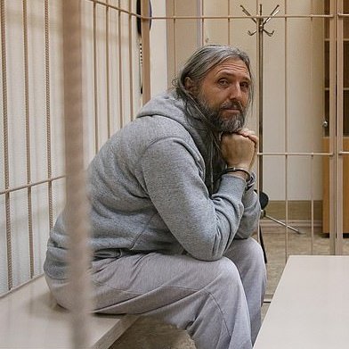 ScreenMix's tweet photo. السلطات الروسية تلقي القبض على شخص كان يدعي أنه المسيح، حيث كان أتباعه يزدادون ويتوسعون. https://t.co/l93GxqxiUN