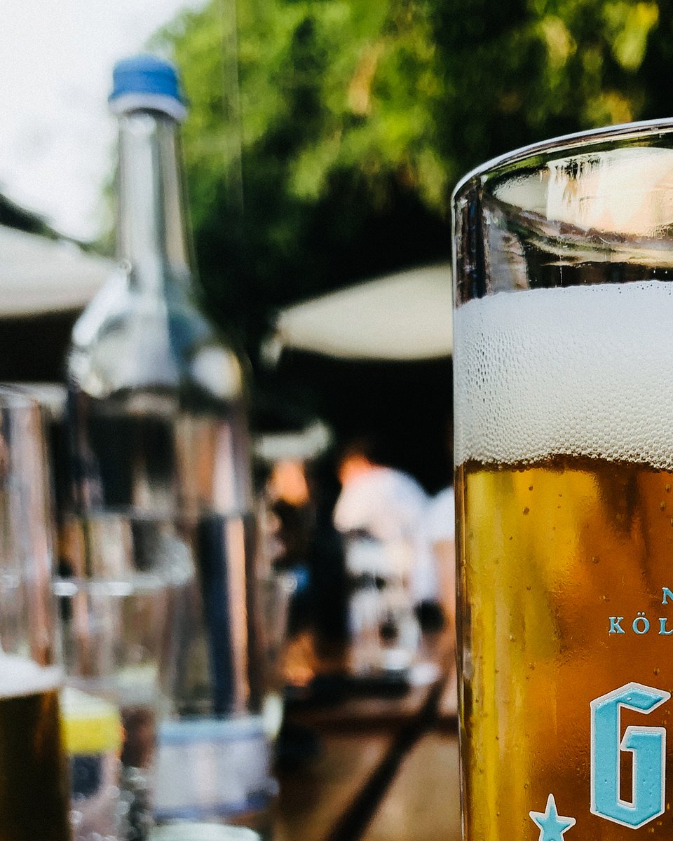 JUNGMUT's tweet photo. Wir arbeiten weiterhin im #homeoffice, aber so digital wir auch sind, für’s Teamgefühl muss es manchmal analog werden. Daher haben wir uns letzte Woche (coronakonform) zum ersten Team-Stammtisch getroffen und gemeinsam und analog schmeckt das Bier immer noch am Besten! https://t.co/lQRd0aSeqU