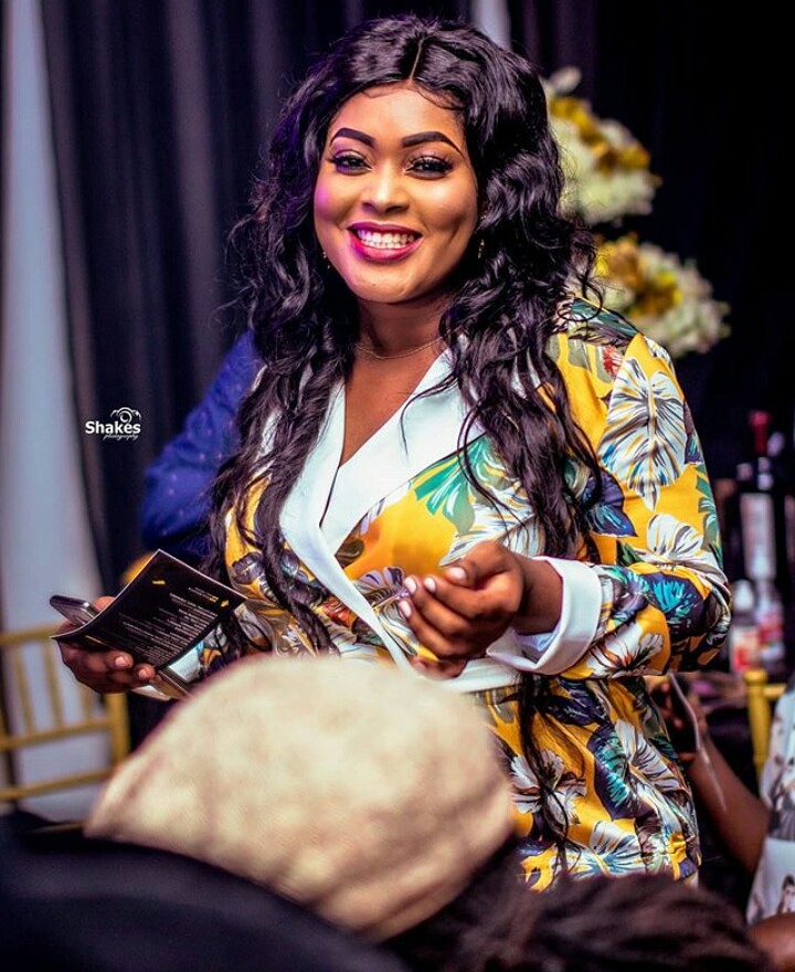 little_blogger0's tweet photo. Actress / Presenter @abenaghanaofficial smiling for the camera๐ท
Any comments for her
#EventGHTV #Kumerica #CelebConnect https://t.co/vvII3MUTzM