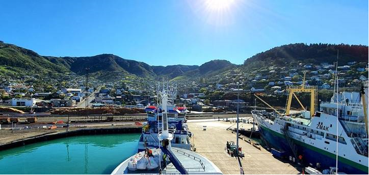argosfroyanes's tweet photo. Lovely day in #LYTTLETON #NEWZEALAND - 3 mins walk to centre of town. Our lay-up place until middle of November #MFVNORDICPRINCE & #MFVARGOSGEORGIA enjoying the Spring sunshine before we encounter the freezing conditions of the #ROSSSEA2020 TOOTHFISH SEASON #ANTARCTICA #CCAMLR https://t.co/dqU6c9gWg4