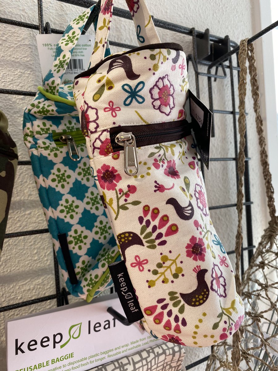 WWRoden's tweet image. Wij verkopen flessentassen van #KeepLeaf 
Ga je op pad en wil je een fles warme of koude drank meenemen? Deze #flessentas is een uitkomst. De buitenkant is van 100% #biologische katoen. De binnenkant is gevoerd met waterbestendig #katoen dat je kan reinigen met een natte doek.