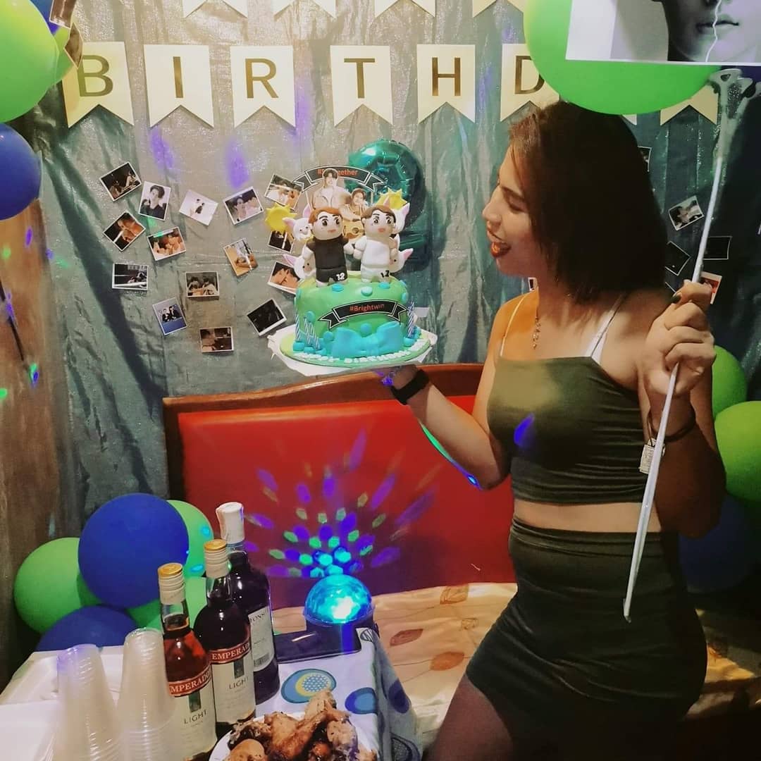 ChuaBenz's tweet photo. CELEBRATING MY BIRTHDAY WITH BRIGHTWIN  . THANK YOU NAH KRAP .💚💚💚💙💙💙☀️☀️☀️🐰🐰🐰🎂🎂🎂 @winmetawin @bbrightvc https://t.co/PMg0woJutM