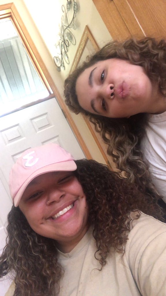 EchoStephenson4's tweet photo. Happy 23rd birthday to my best friend, I love you so much🥳♥️🥺@DesDaSHORTOne_ https://t.co/at7iyIfOE8