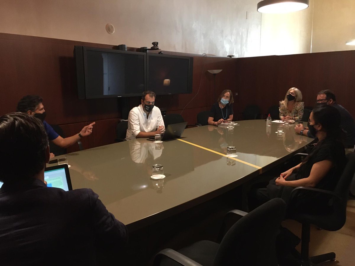 Patricia_Pozo_'s tweet photo. Desde @CulturaAND seguimos manteniendo reuniones de trabajo con el sector cultural. Hoy nos hemos reunido con @UFlamenca para conocer de primera mano la situación de los artistas flamencos y buscar soluciones entre todos #HacemosCultura https://t.co/7IZVAngieO
