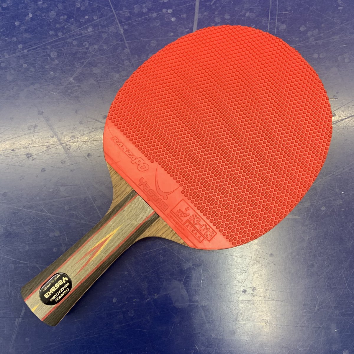 サンスポーツ卓球shop 試打ラケット紹介 ラケット 馬林エキストラスペシャル ラバー ラクザ7 ラバー ラクザpo この ラケットの組み合わせはあの有名なヤサカの契約選手のラケットラバーの組み合わせです さて その契約選手とは誰でしょう サン サンスポーツ卓球shop 試打ラケット紹介 ラケット 馬林エキストラスペシャル ラバー ラクザ7 ラバー ラクザpo この ラケットの組み合わせはあの有名なヤサカの契約選手のラケットラバーの組み合わせです さて その契約選手とは誰でしょう サン