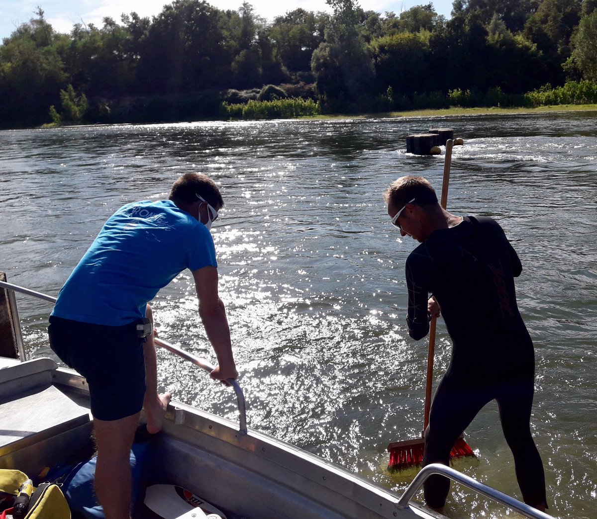 fabienne_lopez's tweet photo. [SEDD2020 @GroupeSaur] #Garonne victime du réchauffement climatique : les équipes @GroupeSaur #EauDeGaronne sont intervenues pour traiter la prolifération croissante d’algues sur la prise d’#eau de Lacapelette @AggloAgen #DefendreLeau #Qualitédeservice #LotEtGaronne https://t.co/zd2zEeuIjm