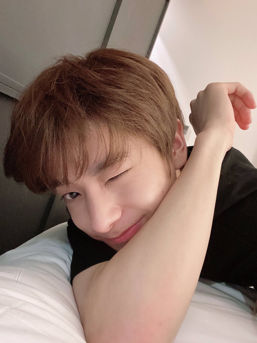 enhypenweverse's tweet image. [  #제이크’s Moment ] 200924 

#JAKE: goodnight~~😊

@ENHYPEN_members #ENHYPEN #엔하이픈