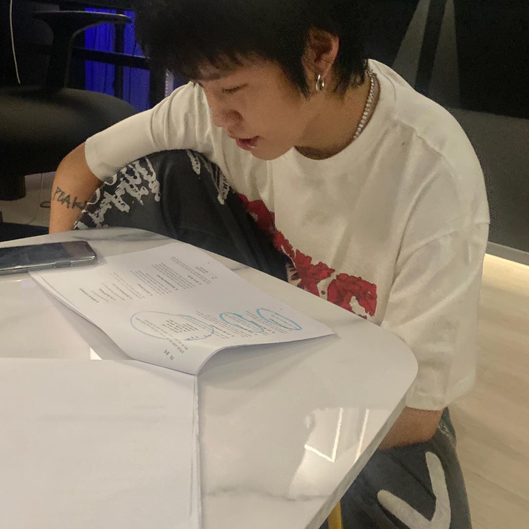 BadboylooBr's tweet photo. [#IG] BLOO - 240920

Leg: 데뷔
Trad: debut https://t.co/eUTNaVZfCI