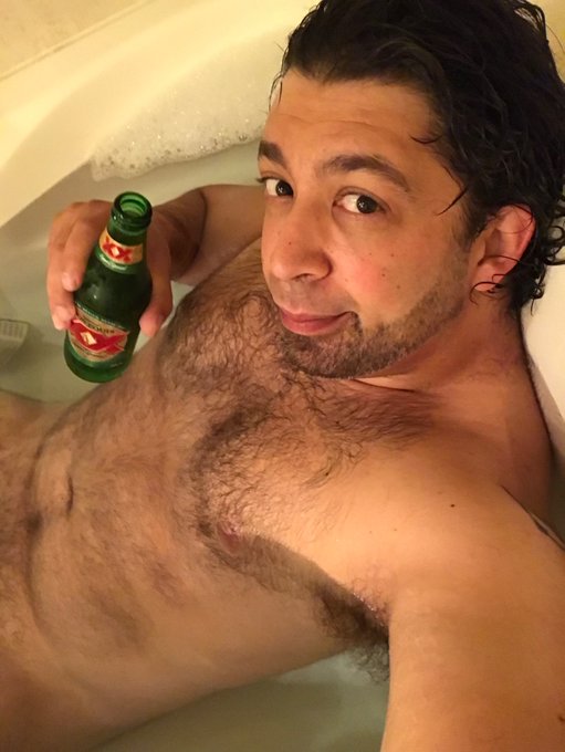 Putting in work😈 https://t.co/QgWsXDqBbs<a href="/tag/pnw"class="tags"><span>#pnw</span></a><a href="/tag/tattoos"class="tags"><span>#tattoos</span></a><a href="/tag/zaddy"class="tags"><span>#zaddy</span></a><a href="/tag/bearded"class="tags"><span>#bearded</span></a><a href="/tag/northwest"class="tags"><span>#northwest</span></a><a href="/tag/flannel"class="tags"><span>#flannel</span></a>