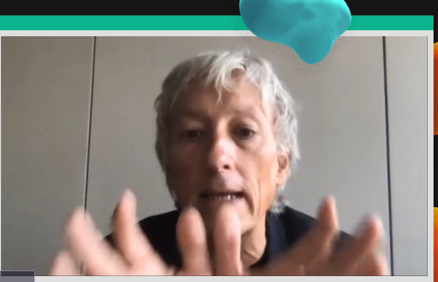 "Non torneremo alla normalità perché quello era il problema", prima di iniziare #HPENow ecco <a href="/RiccardoLuna/">Riccardo Luna</a>  apre le danze.
Sapevate che negli USA c'è il calo della vendita dei blue jeans? Dimostra come sta cambiando il mondo dei consumi, ma non solo, cambia anche la mentalità