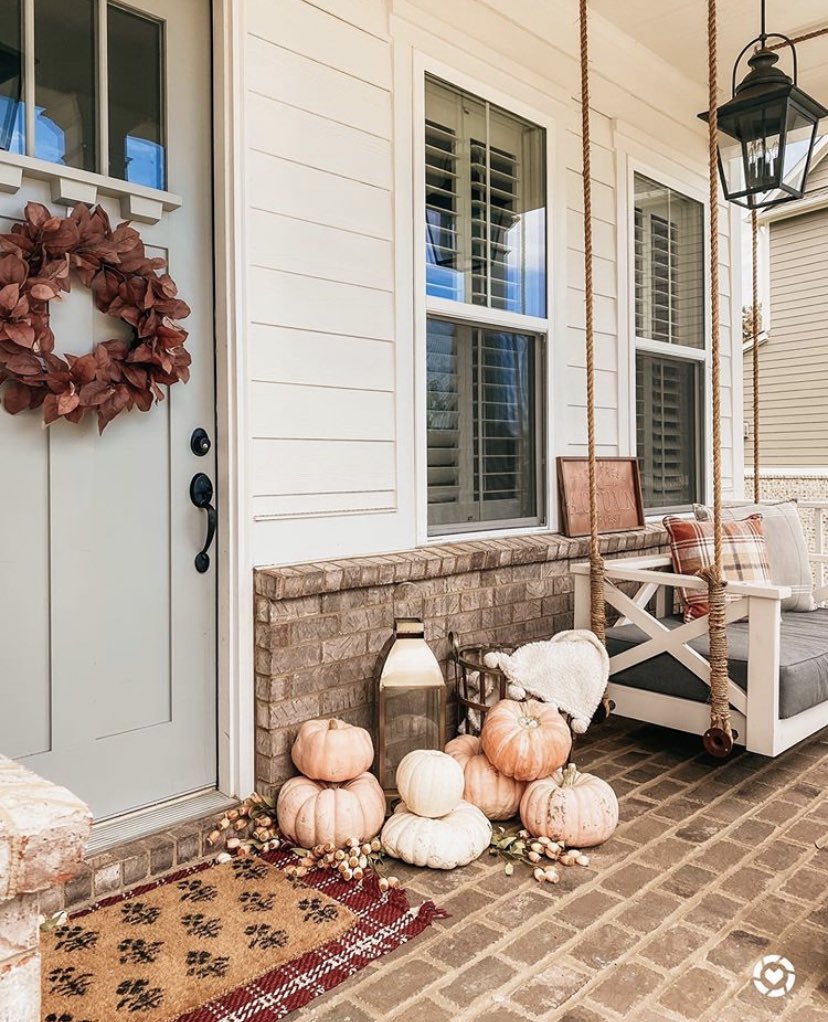 Our porch dressed in her fall best ❤️ 

liketk.it/2Xd9m #liketkit