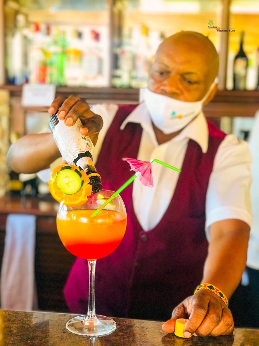 TravellersHtl's tweet photo. Enjoy a refreshing drink as you feel the ocean breeze through your hair. 
@travellersbhc #AmazingDataBundles #KOT #ThursdayMotivation #thursdayvibes https://t.co/87bhV0Chia