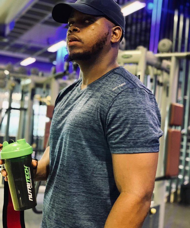 HeazySA's tweet photo. Iโm here to challenge you to join me in solidarity with Old Mutual and Move The Nation let us all #RunWithHope With your help we can change the lives of 10 000 children in South Africa. #RunWithHope @oldmutualsa #HopeWithEveryStep #AD https://t.co/8PFkRrQlk7
