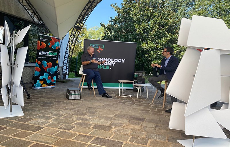 HPE_Italy's tweet image. Continua la diretta di #HPENOW, l&apos;evento per i partner di HPE. @Paolo_Delgrosso racconta la strategia di canale: inventare assieme le tecnologie del domani. 

#technology #economy #people