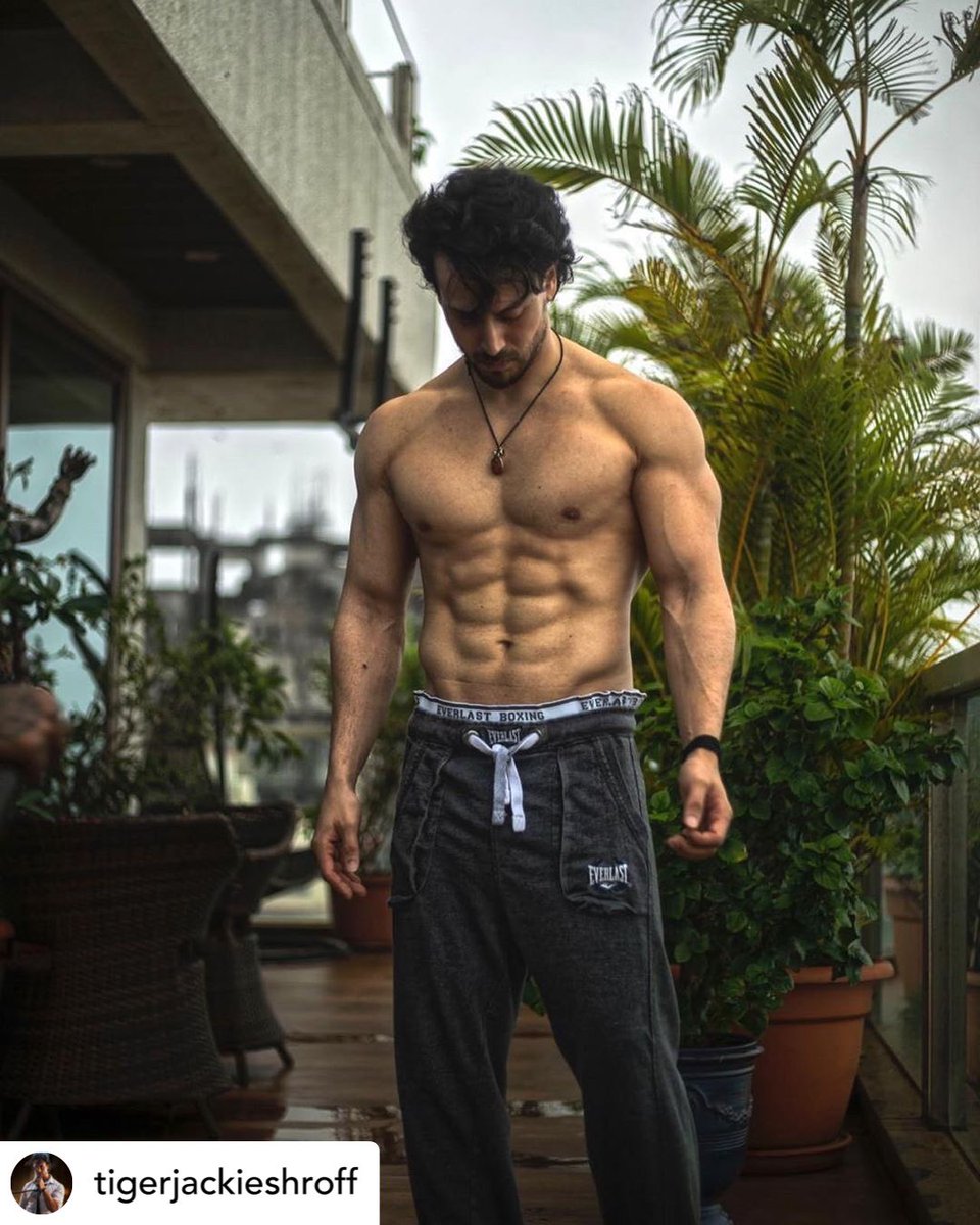 Isn't he #Unbelievable? 😍 @iTIGERSHROFF #Bollywood