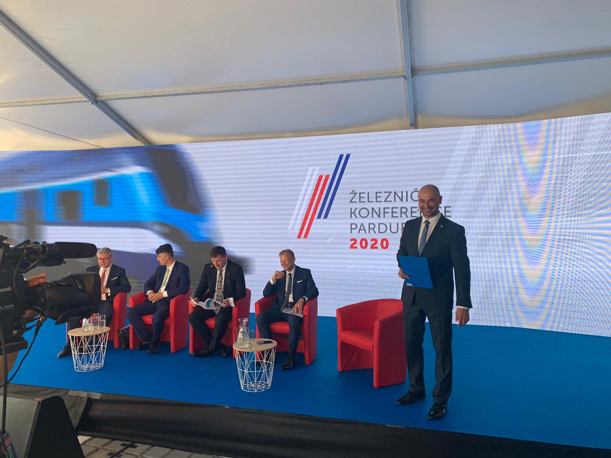 #Ceskedrahy budeme i dále investovat do obnovy vlaků, servisních středisek a bezpečnosti. Modernizace je jasným klíčem ke zvýšení konkurenceschopnosti železniční dopravy. #CD #zeleznicnikonference2020 #moderne #bezpecene