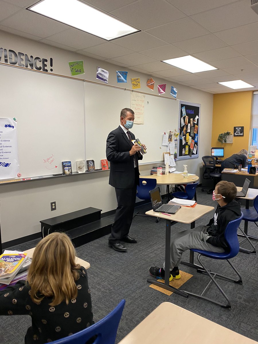 CPMSLMC's tweet photo. Thank you, @CPCSC_Supt for giving a stellar, impromptu book talk for New Kid by @JerryCraft ! Mrs. Gragg’s students loved it! #warriorsread #cpcscreads https://t.co/LcmDNhm7E6