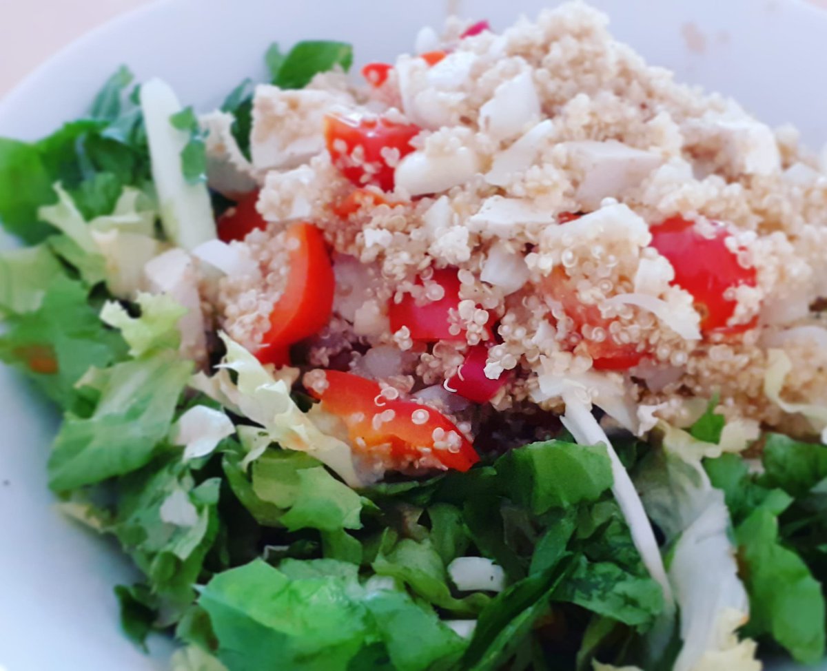 VeganStoreandF1's tweet photo. #Quinoa with Paprika, Tomatos and Onions and Salat

#vegan #govegan #veganrecipes #vegancat #veggie #veganfood #veganfoodporn #veganism #veganismus https://t.co/tFK2gDy11G