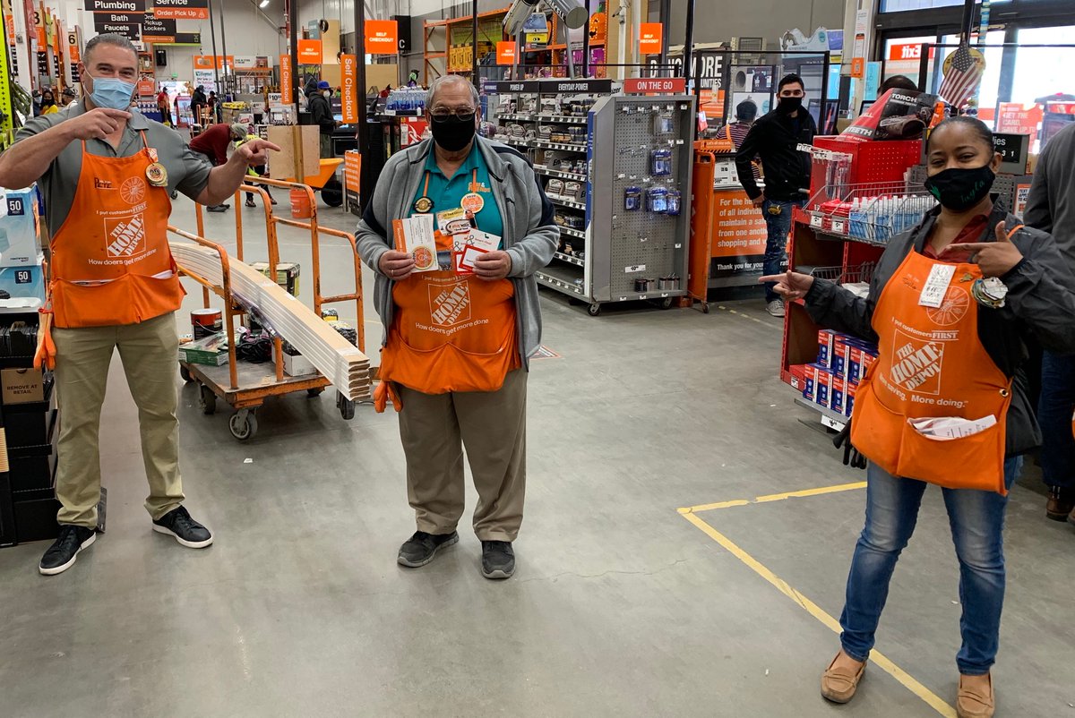 SASM <a href="/twylaroberson17/">twyla roberson</a> and DM Pete recognising specialist of the month Eden! If you need doors or windows come see Eden here in El Cerrito, he is litterally the best in the business!! Thank you Eden for all you do! #wenotmeat643 #pacnorthproud