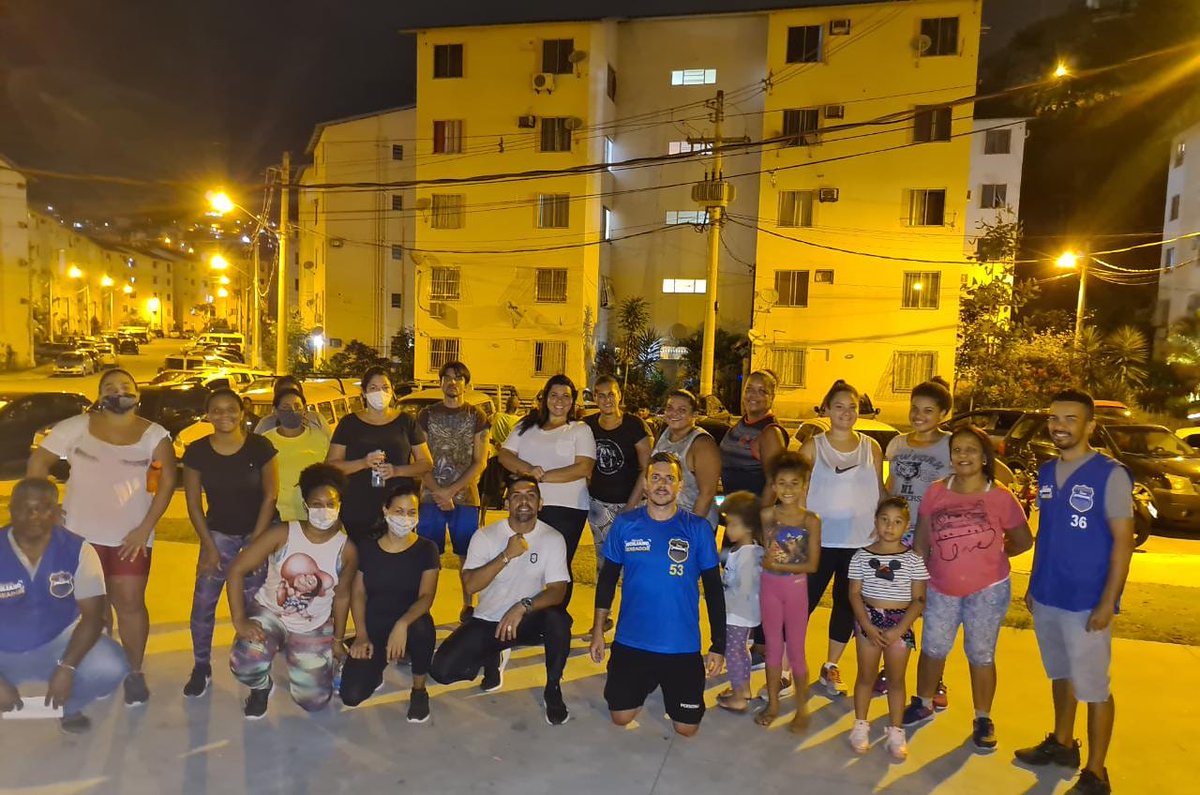 SEnfoco's tweet photo. Bom dia São Carlos.

Registro da nossa primeira aula de Funcional realizada ontem 23/09 pelo professor Thiago nos predinhos.
Amanhã será na quadra da mineira as 7h da manhã e gostaríamos de contar com a sua presença. As inscrições ainda estão abertas e as aulas são gratuitas. https://t.co/lTzfNWnkhk