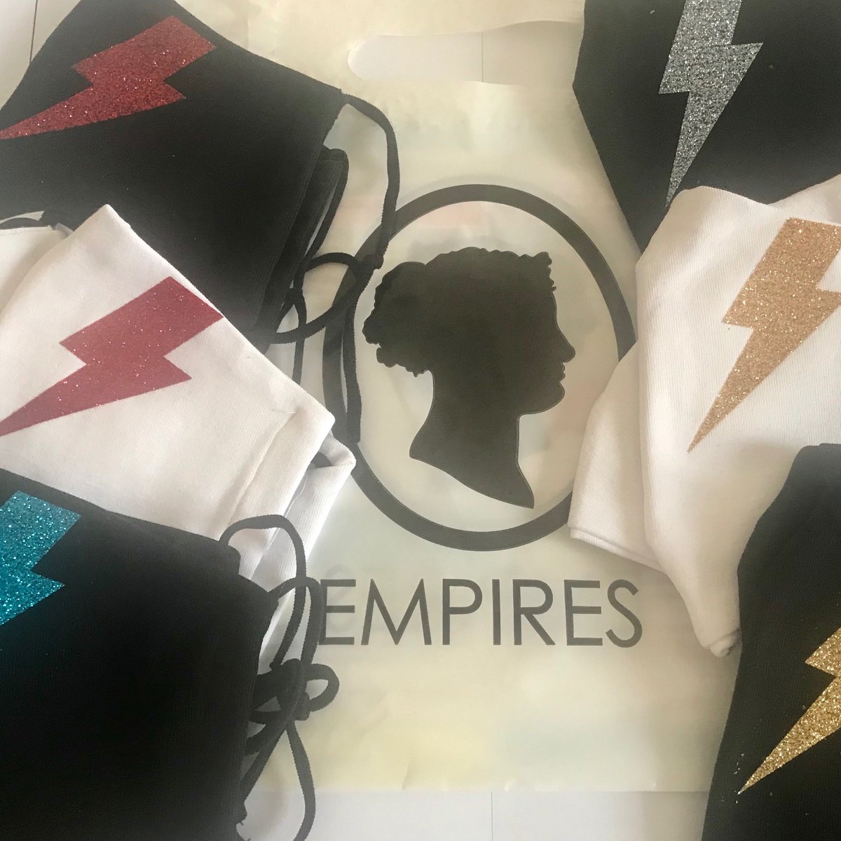 MarleneSchiappa's tweet photo. Valérie Santarelli est une créatrice Corse. Elle a fondé «Empires» à Ajaccio, qui revisite l’univers de Napoléon avec des codes modernes.
Depuis le confinement, elle crée ces masques magnifiques ⚡️
Heureuse d’encourager la créativité & cette action citoyenne ! https://t.co/DUM23XaAcK