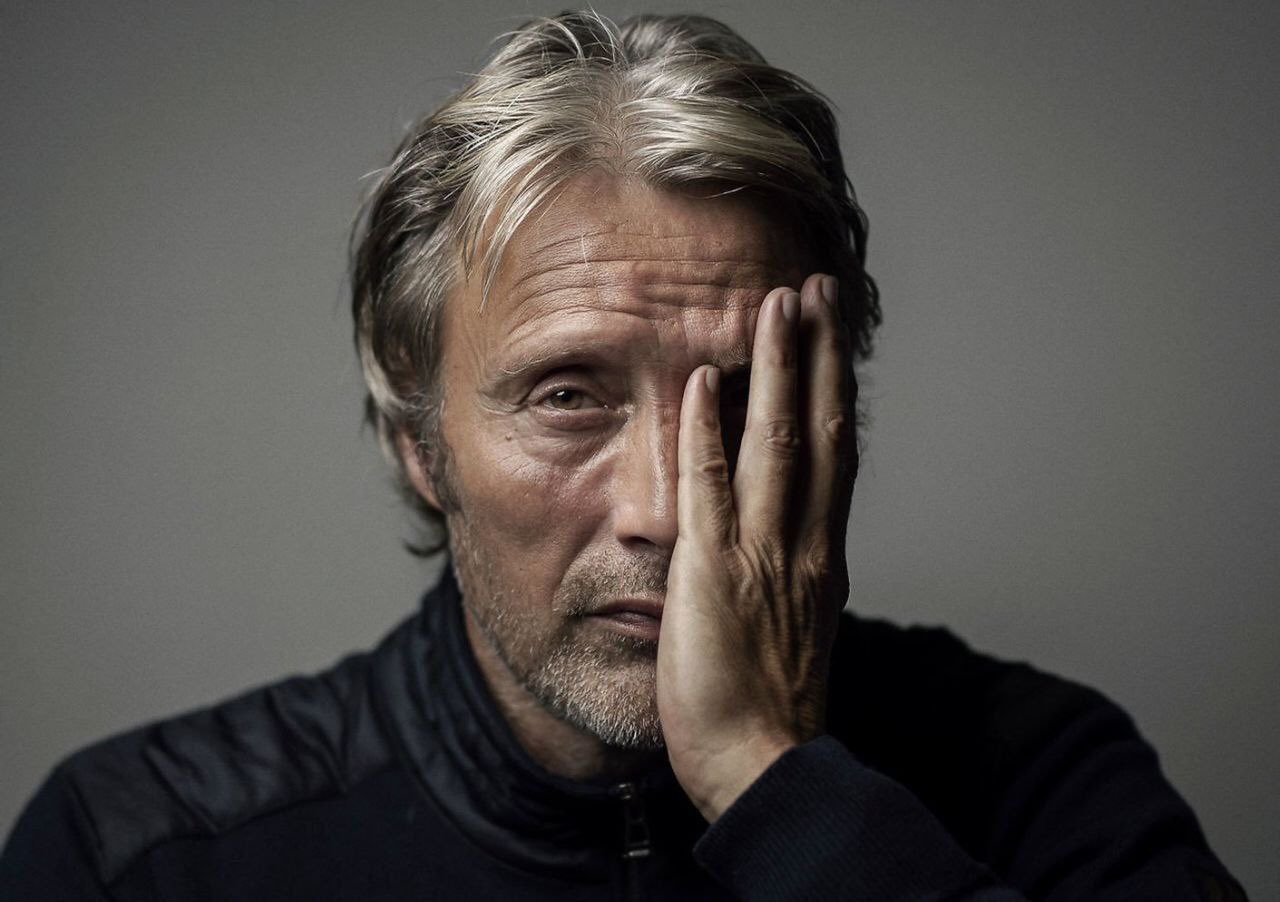 Mads Mikkelsen: Die illustrierte Biografie - 洋書