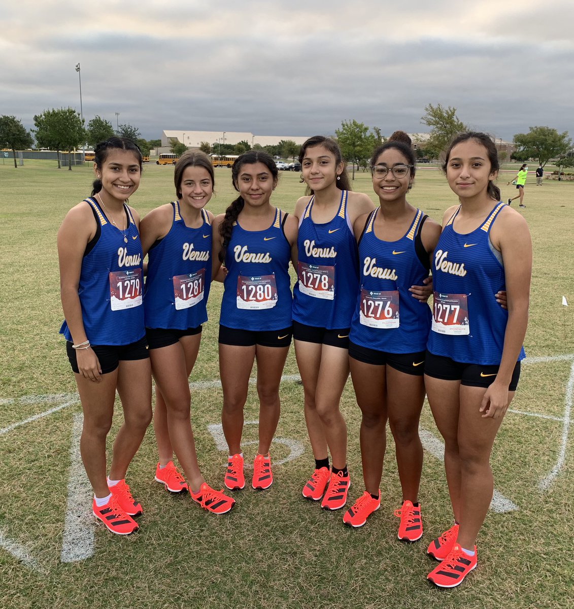 venus_xc's tweet image. Beautiful morning for a race! Let’s get it varsity girls! #VenusISD #VenusXC