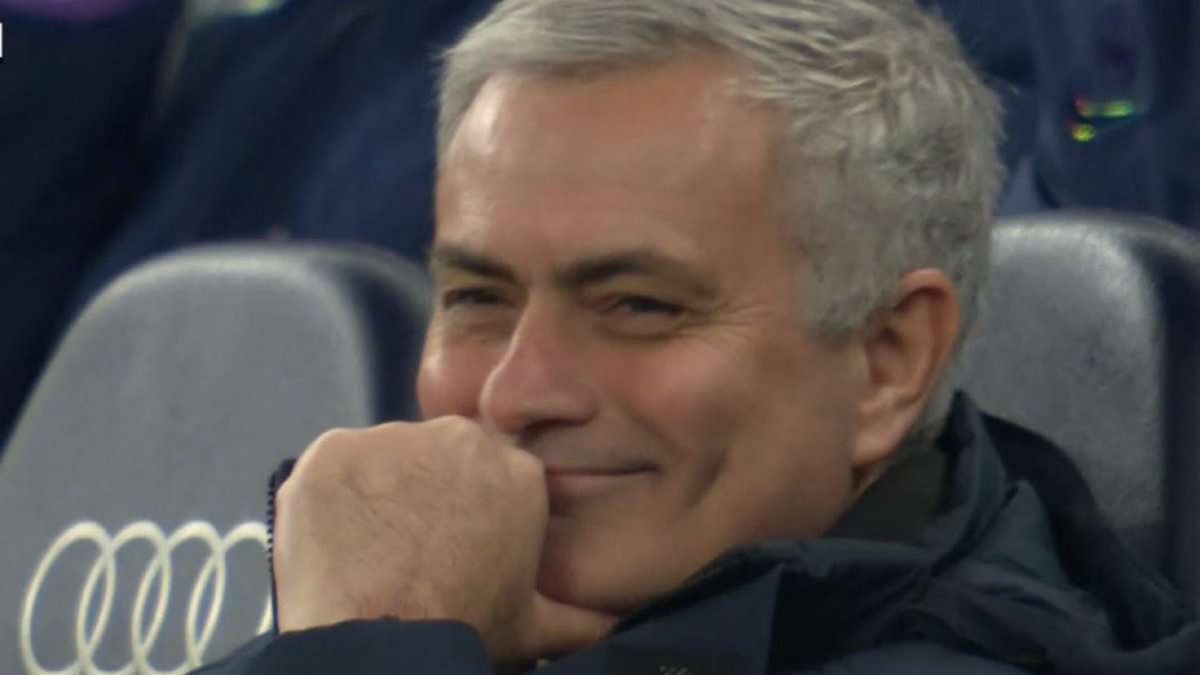 badboykola's tweet photo. Llorente/Koch/Rodrigo/Costa: 60M

Harry Maguire: 80M https://t.co/3VoZ5frbhW