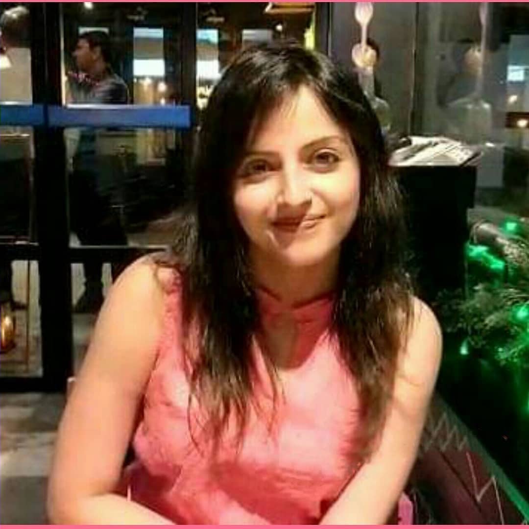 Fouziya38909805's tweet photo. Missing so much, Cutest Smile of Jaan @shrenuparikh11 #ShrenuParikh #cutesmile #cuteexpressions #amazingact #Beautiful #pretty #Queenofheart #adorablebeauty #Sweetheart #Naturalbeauty #awesome #ShrenuParikh #Aastha #ipkkndebp #Gauri #Ishqbaaz #JanhviMittal #EBSS @shrenuparikh11 https://t.co/ev7A5KB8AH