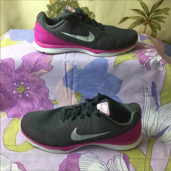 project3five's tweet photo. So good I had to share! Check out all the items I'm loving on @Poshmarkapp from @EchoSkyhorse #poshmark #fashion #style #shopmycloset #nike #handmade: https://t.co/FGnMchxnsw https://t.co/DdCgyOdKEE