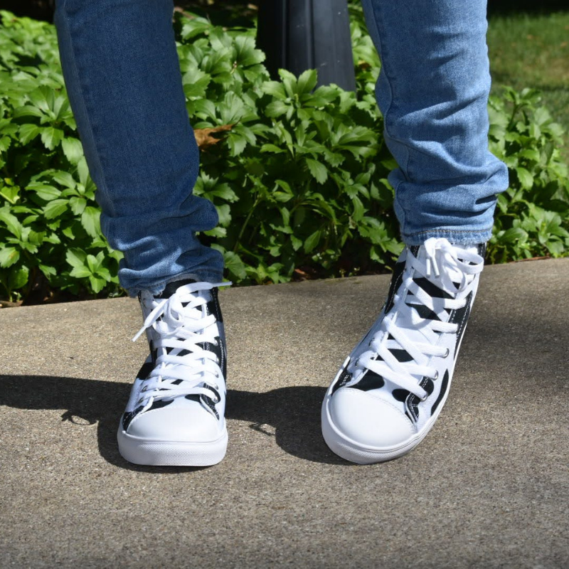 pnksk8's tweet photo. These shoes are made for YOU, 'coz that's just what they do.👟

These adorable sneakers are printed, cut, and handmade at the time of order. Get it here ➡️https://t.co/t2g2r4Cxab

#customshoes #hightops #pinkskate https://t.co/3Ldf4qWf91