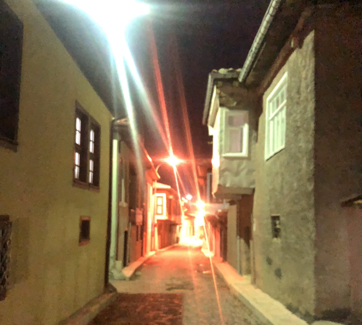 Akşehir’in gündüzü ayrı gecesi ayrı güzel. 

Geceyi Akşehir’de geçireceğiz, sabah esnaf, fabrika ve hemşehrilerimizi ziyaretimizin ardından Akşehir Yeni Otogar temelimizi atacağız. 

Hayırlı Geceler.