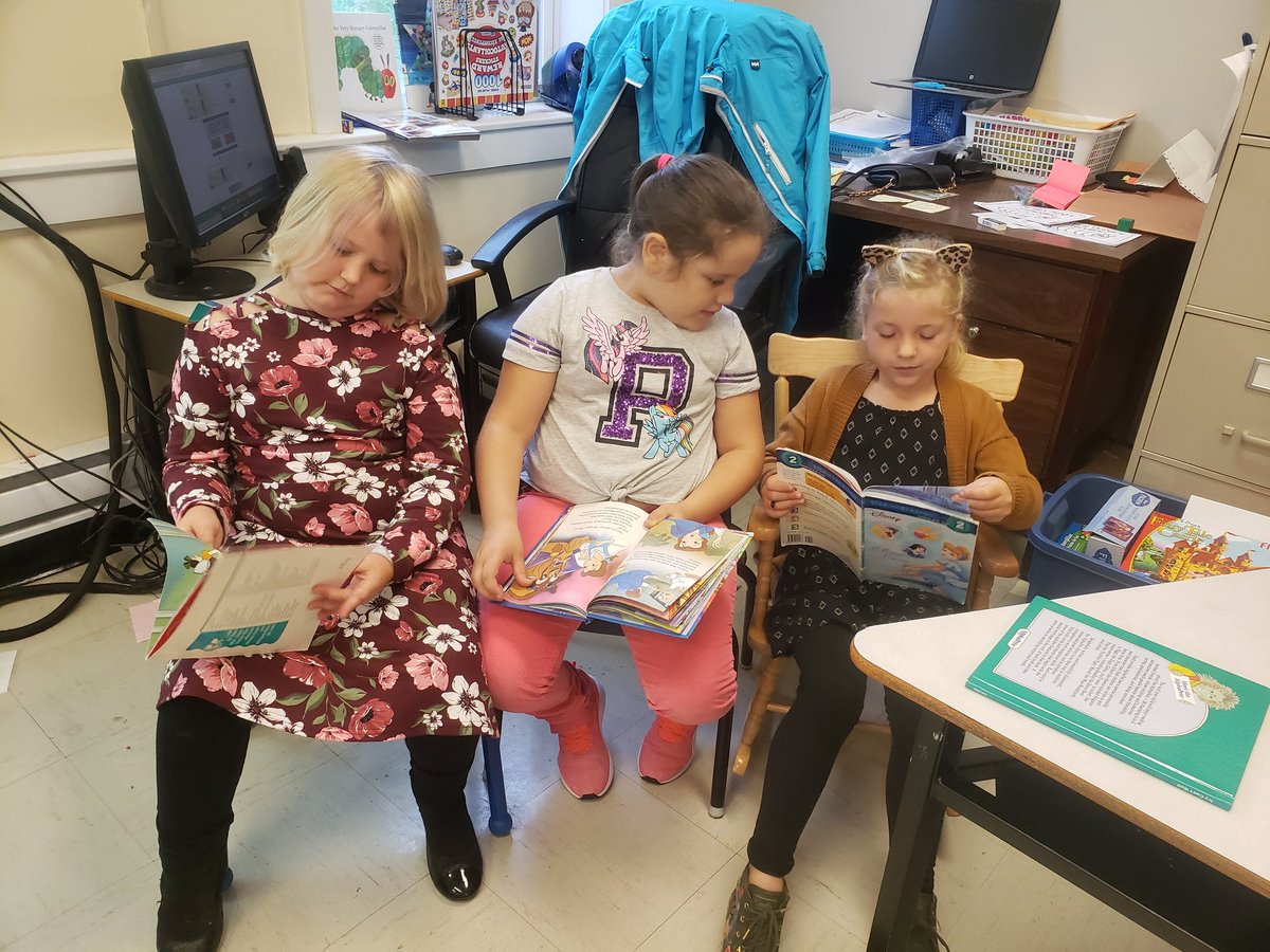 KatrinaPayne10's tweet photo. Daily literacy block fun in grade one! #funwithliteracy @HolyCrossElem @NLESDCA https://t.co/Tsg4m2Bm6M