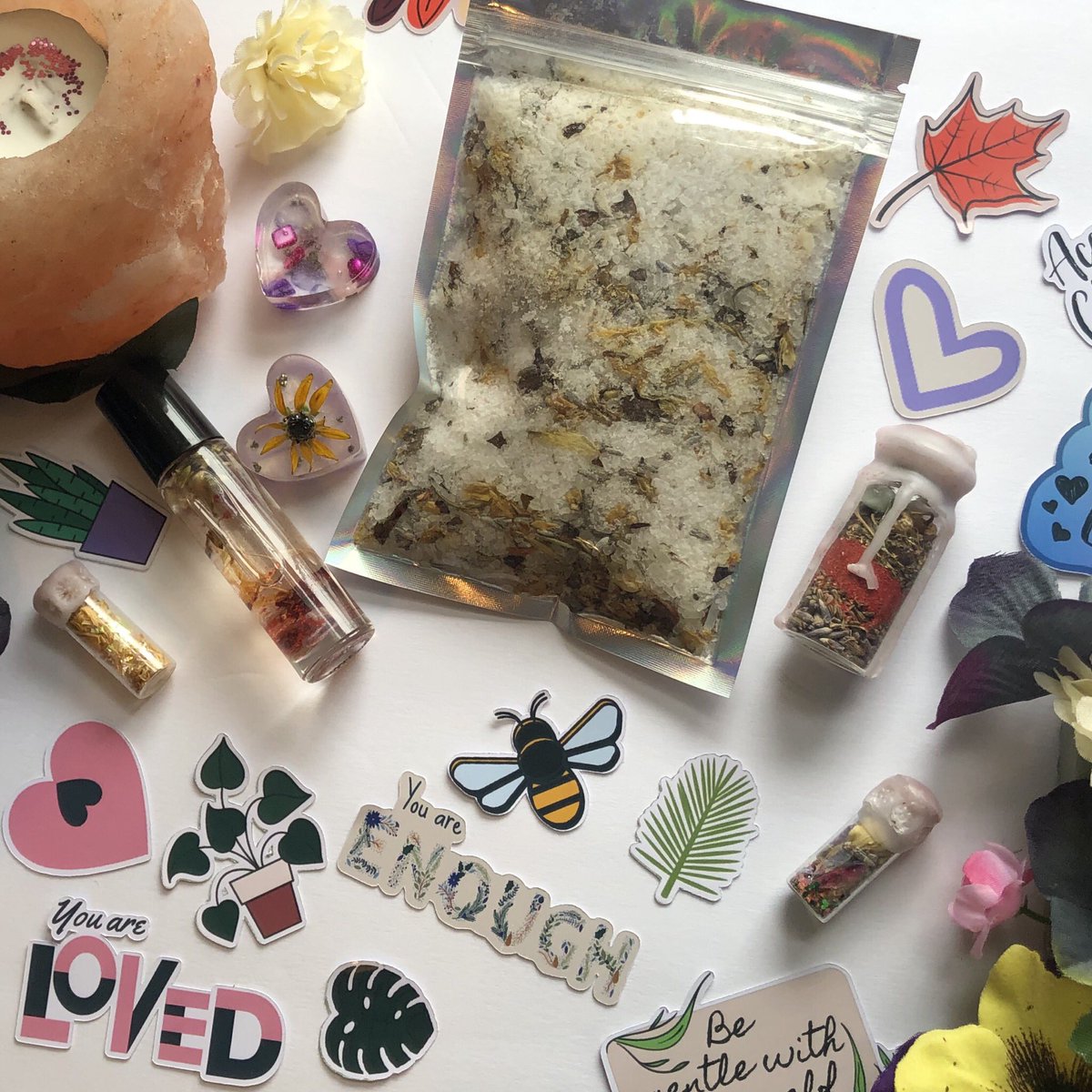 Hey everyone! I’d really appreciate it if you checked out my shop or shared this tweet! 
My next customer could be on your TL! 

Help support a trans owned small business! 

flow.page/bohemianhaze?u…